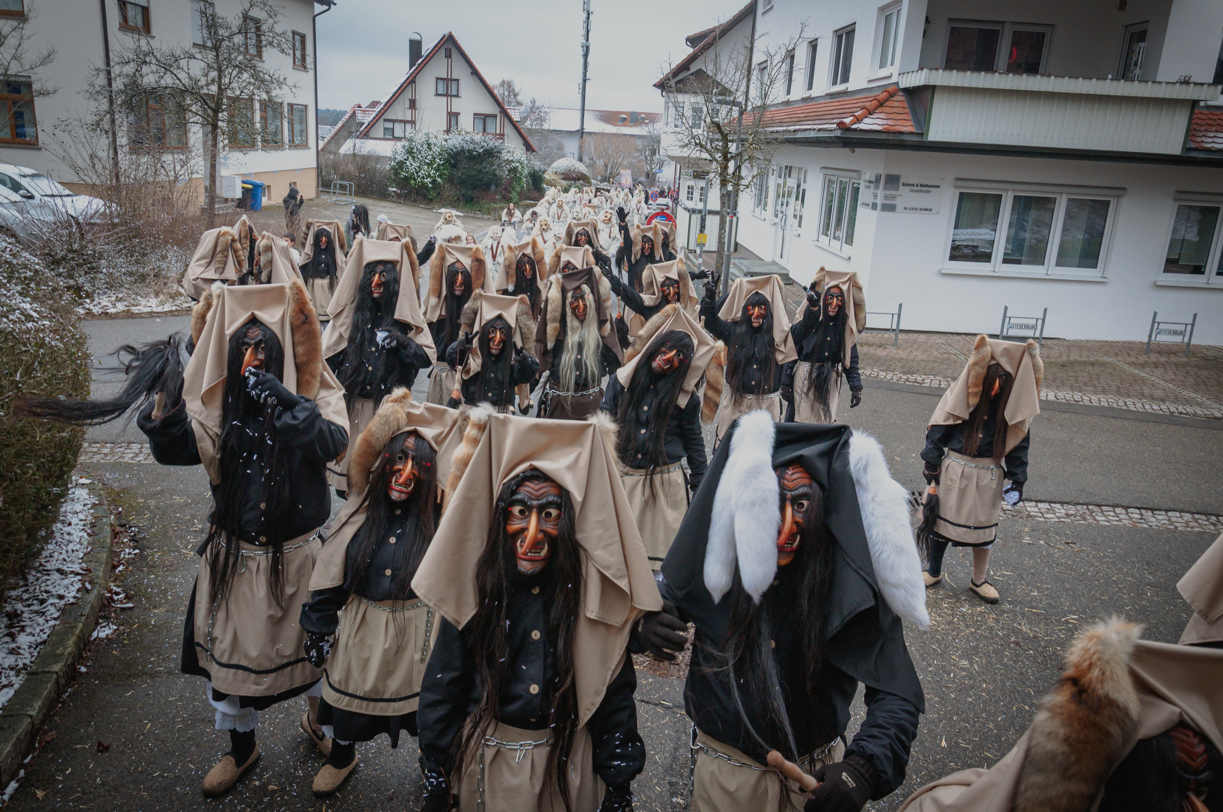 Brunnä-Hexen beim Umzug